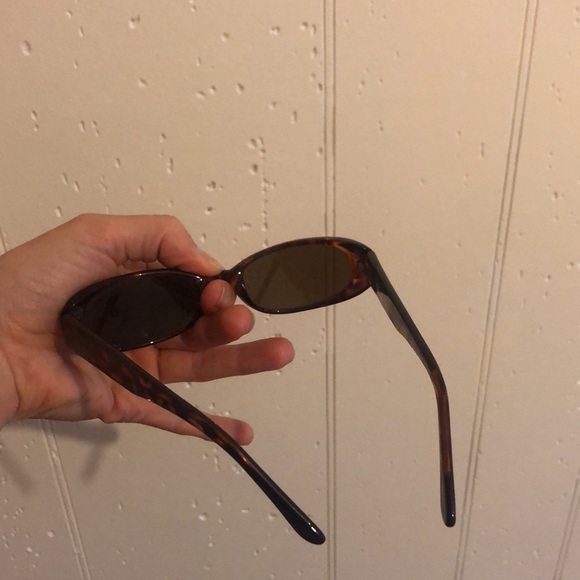 Y2K Tortoise Shell Glasses - Picture 2 of 2